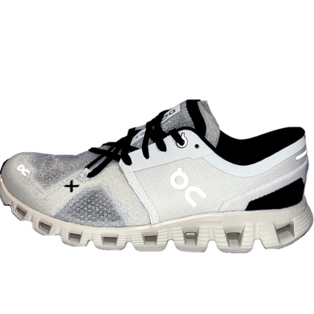 NEW ON RUNNING Women's Running Sneakers Size 7.5